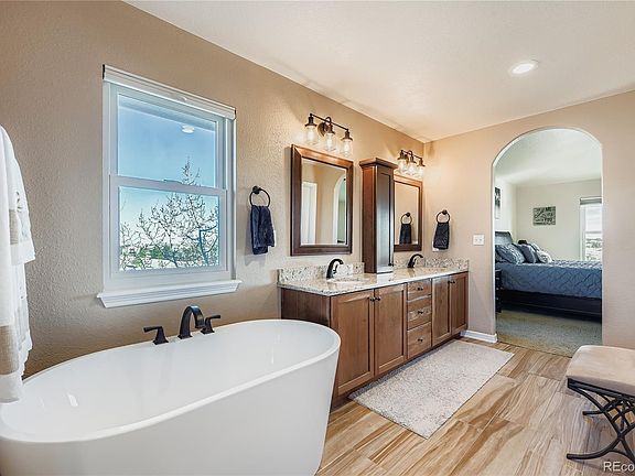 3rd image of 2334 Westout Avenue