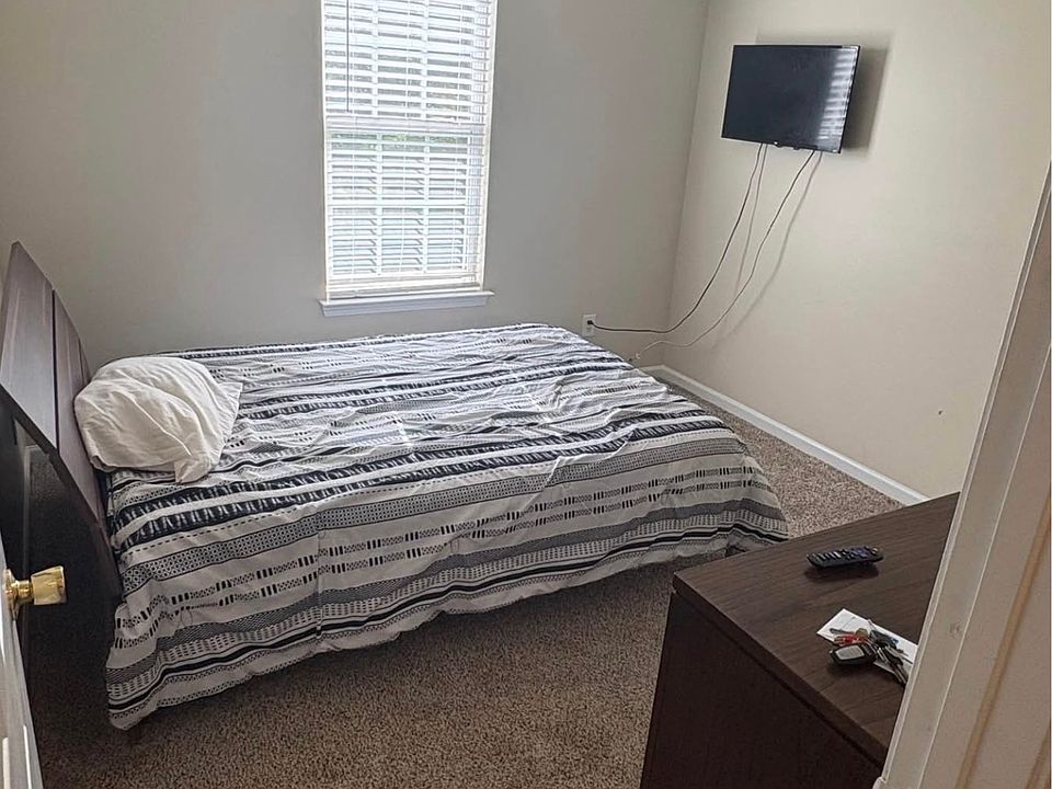 1st image of 5104 Brooktree Dr #2