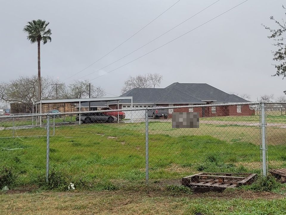 2nd image of 19411 N Fm 493