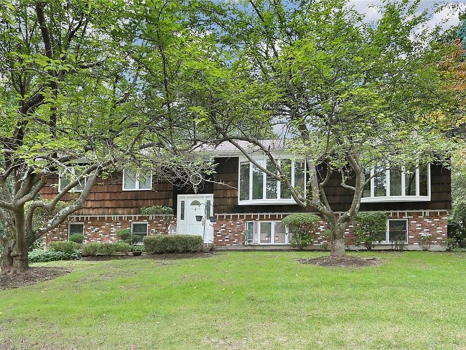 1st image of 4 Long Meadow Drive