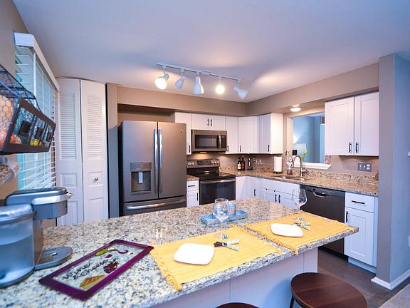 3rd image of 5227 Chapel Cove Ct