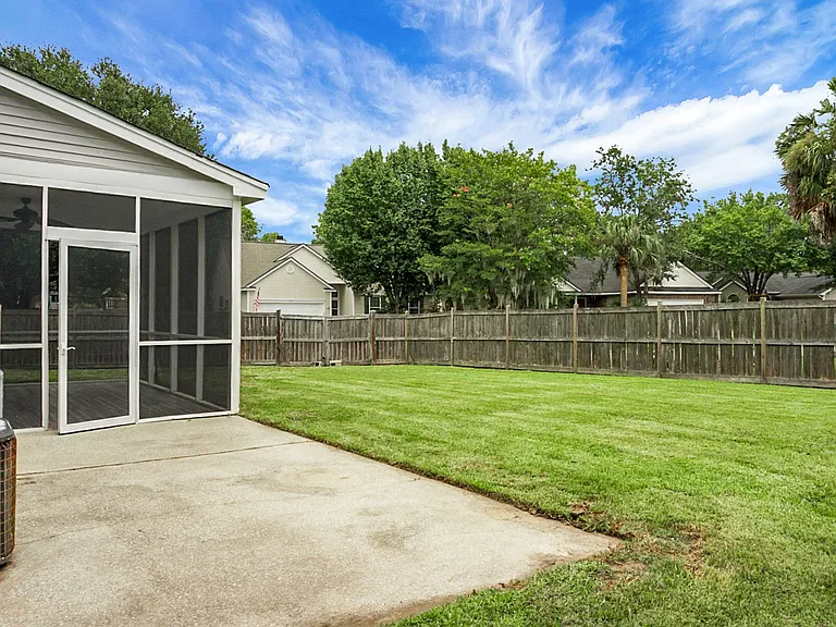 3274 Middleburry Ln — Photo 55