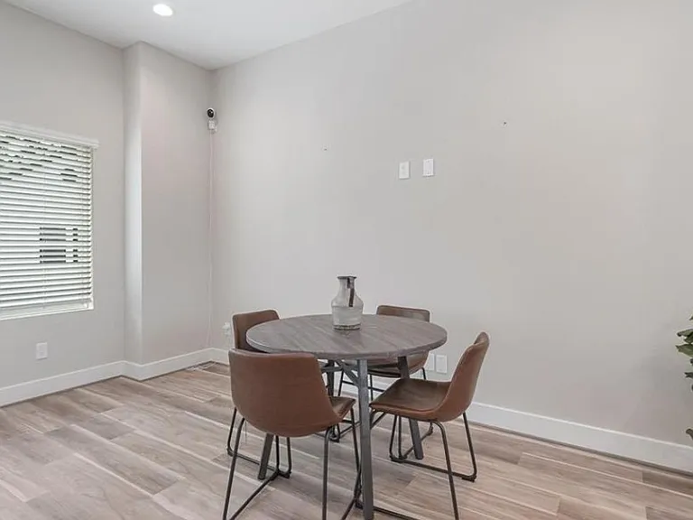 2623 Huntington Creek Ln — Photo 6