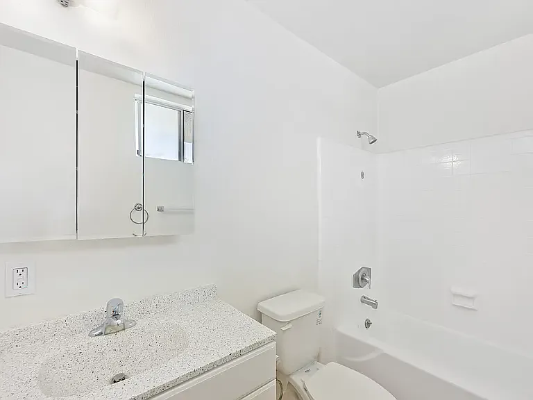 Cherokee Trail Apartments — Photo 8