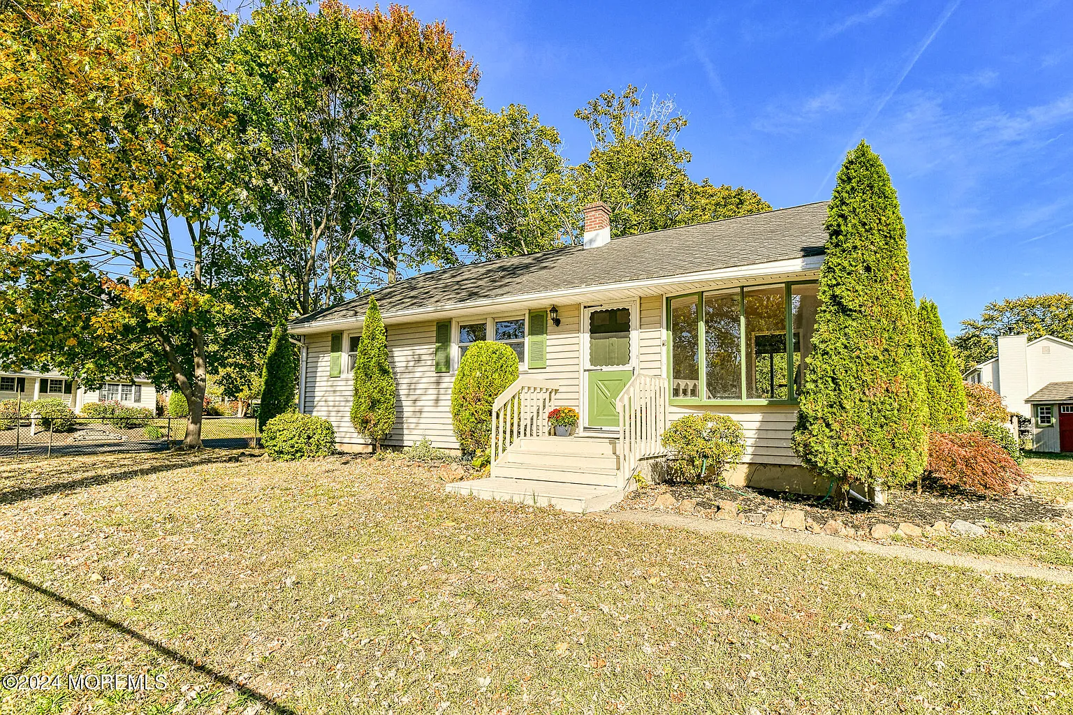 712 E Lawn Drive photo 1