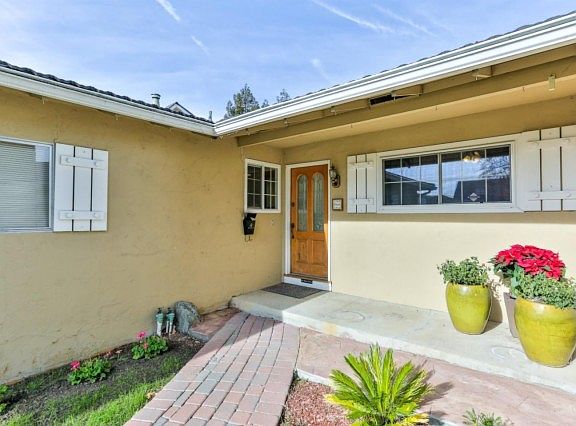 4th image of 1661 Yosemite Dr