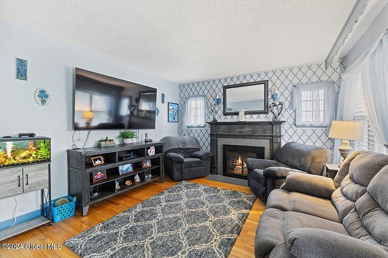 5th image of 1377 Baker Avenue