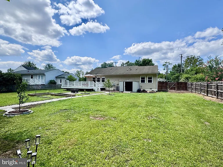 2038 Dewey Dr — Photo 26