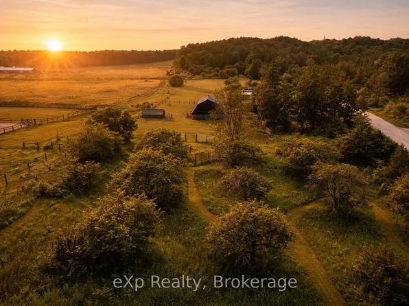 125 Lake Dr, West Grey, ON N0C 1H0