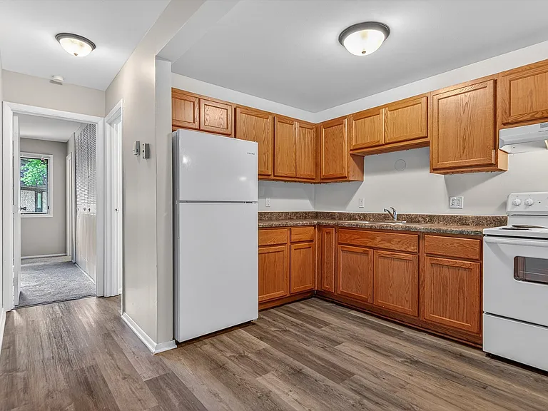 26-(Apt 2B) 2x2- Kitchen_Hall