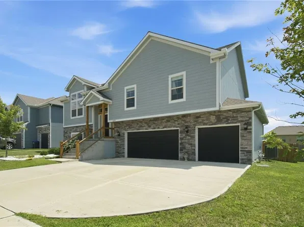 16029 Craig St, Basehor, KS 66007