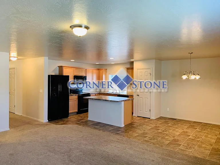 4691 N Price Ave — Photo 4