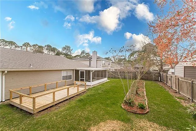 119 Larchwood Dr — Photo 20