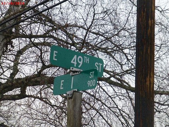 5th image of 839 E 49th St