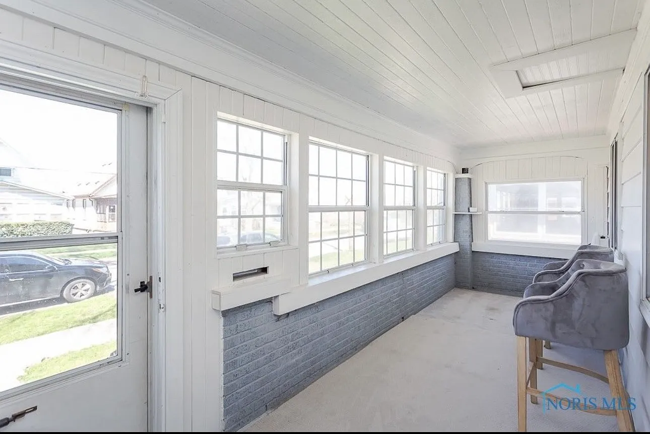 2230 Caledonia St — Photo 4