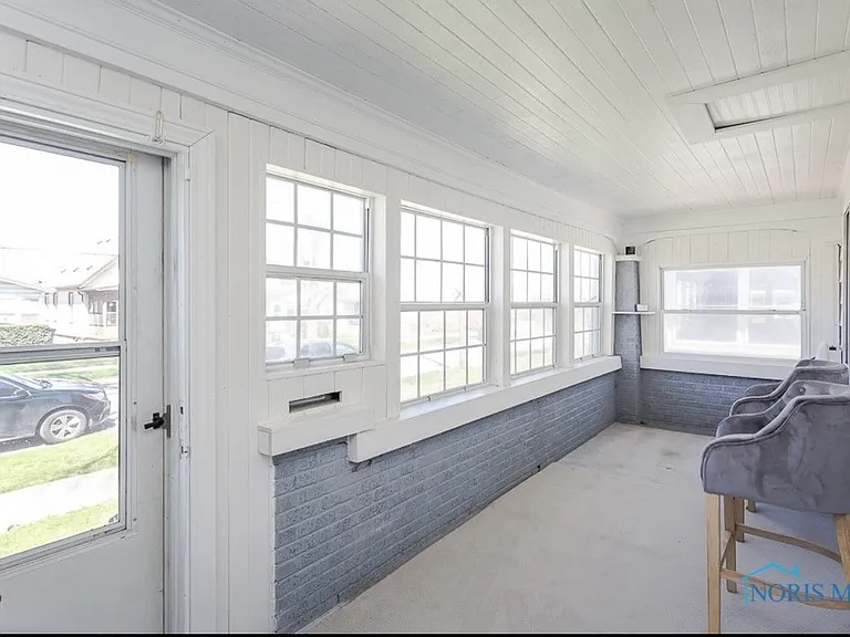 2230 Caledonia St — Photo 4