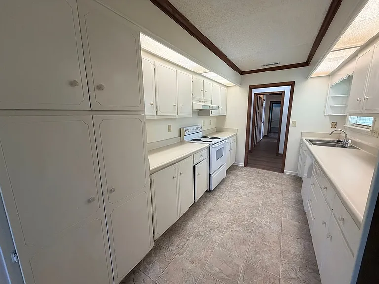 2848 Willow Wood Cir — Photo 9