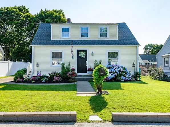 22 Deacon Ave, Warwick, RI 02886