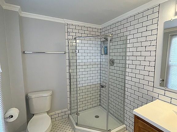 3rd image of 824 W Front St