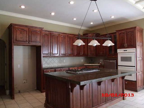 2nd image of 17 Sandhurst Dr
