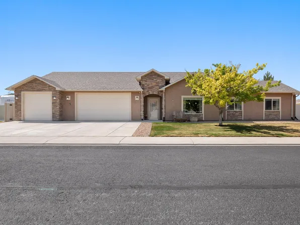 2925 Brook View Ln, Grand Junction, CO 81503