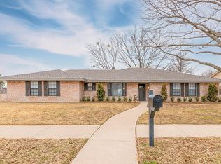 936 Timber View Dr, Bedford, TX 76021