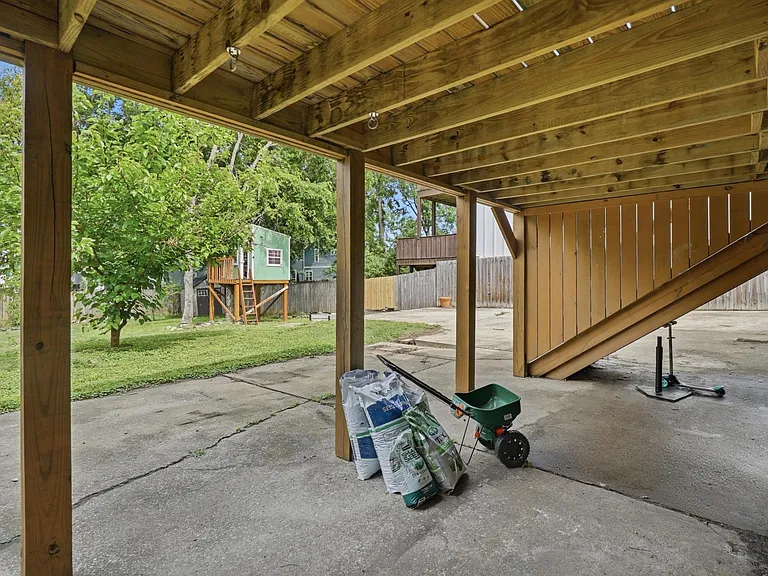 527 Stevenson St — Photo 46