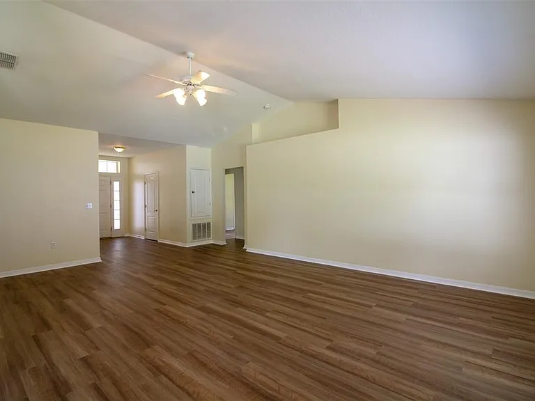 6719 Highlands Creek Blvd — Photo 10
