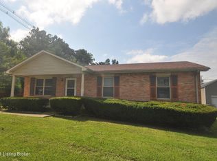 858 Shelby Ave, Radcliff, KY 40160