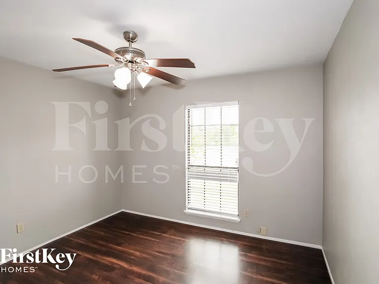 1835 Tree Line Dr — Photo 13