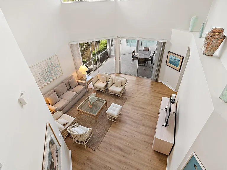 137 Eagleton Ct — Photo 19