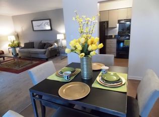 3212 Soft Water Lake Dr NE APT 101, Grand Rapids, MI 49525