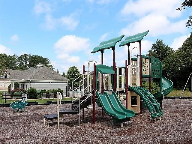 717 Minerva Dale Dr — Photo 30