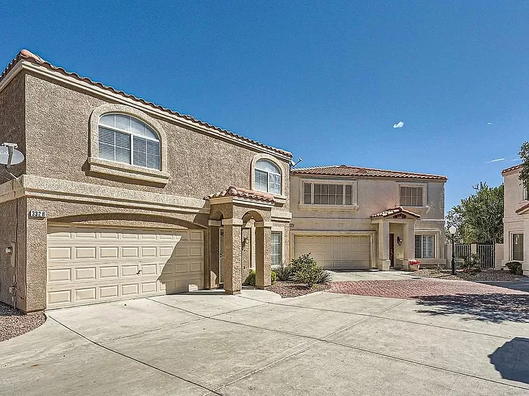 3328 Epson St — Photo 2