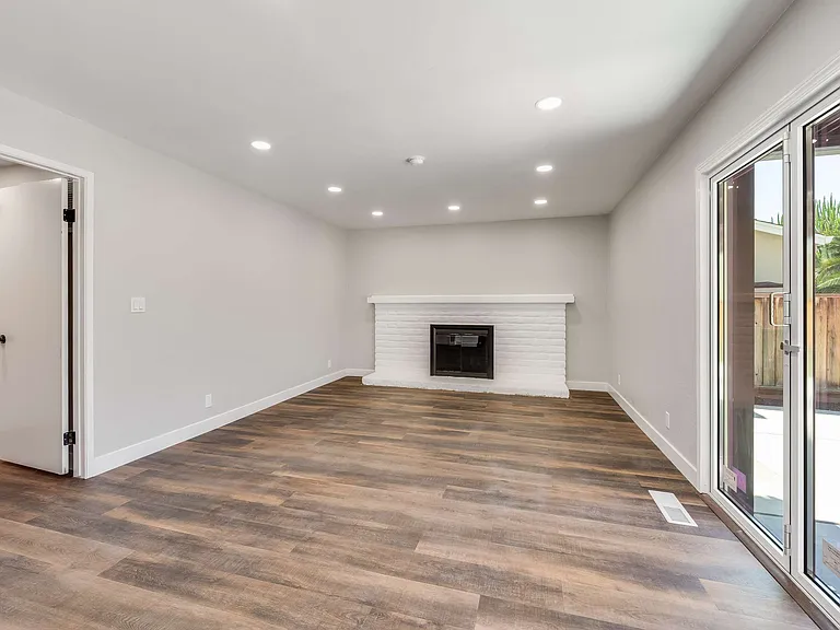 3147 Shriver Dr — Photo 12