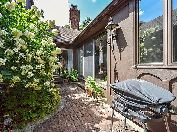 2nd image of 6082 N Gatehouse Dr SE #7