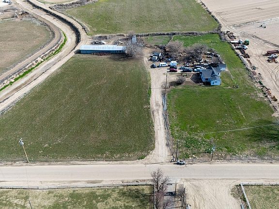 3rd image of 20286 Travis Rd