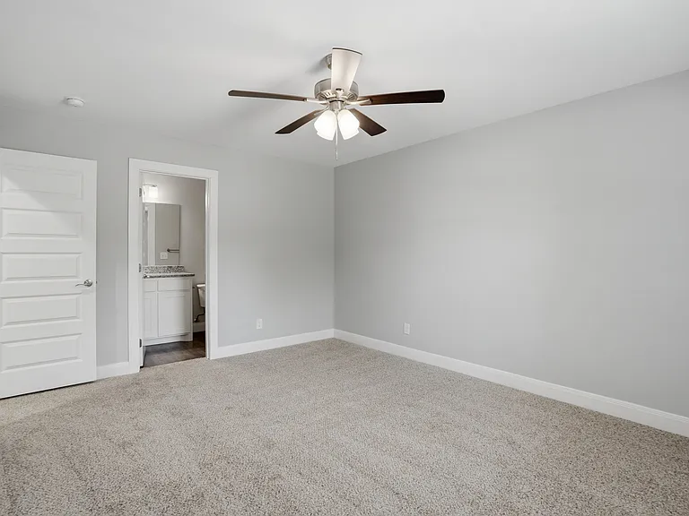 1022 W Shepherd St — Photo 15