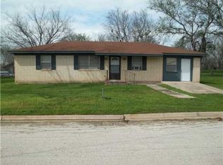 413 E 4th St, Rockdale, TX 76567