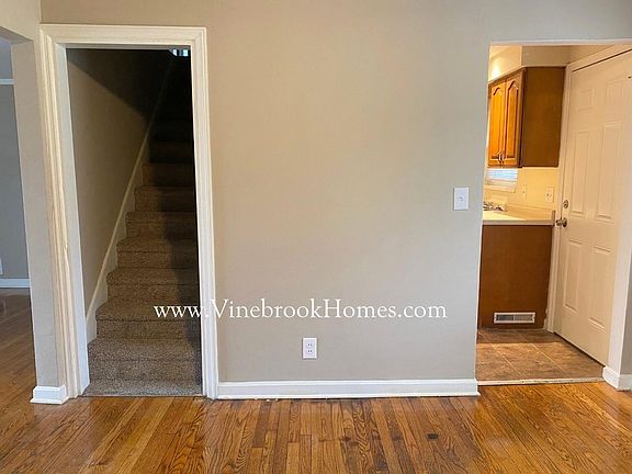 4th image of 144 N Cherrywood Ave