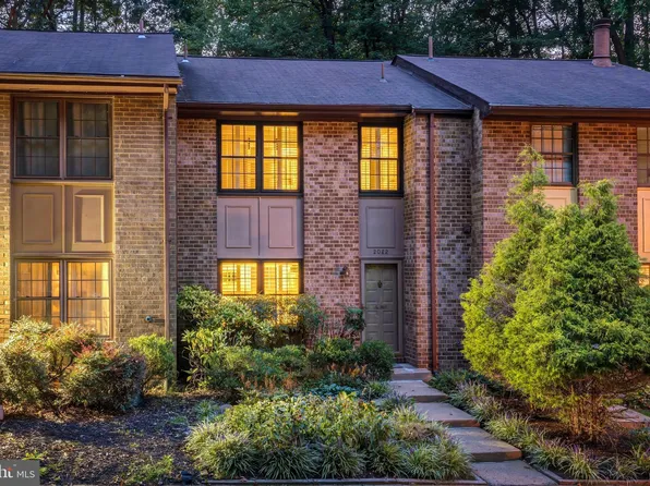 2022 Headlands Cir, Reston, VA 20191