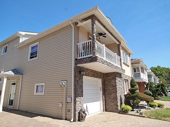 3rd image of 805 Sinclair Ave