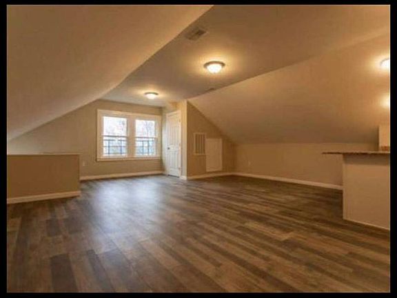 4th image of 1852 Clarion Ave #3