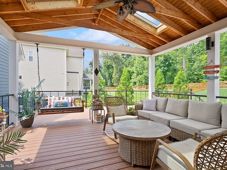 23297 Hastings Ridge Ct — Photo 36