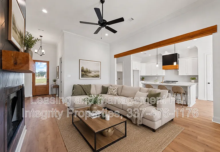 107 Prague Ave — Photo 3