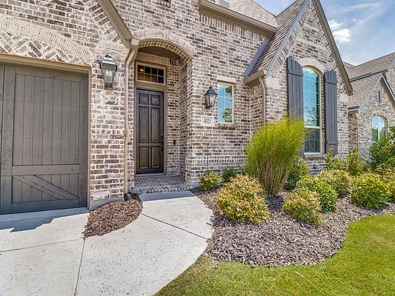 2nd image of 4021 Dewberry Ln