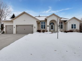 1040 London Rd, Mendota Heights, MN 55118