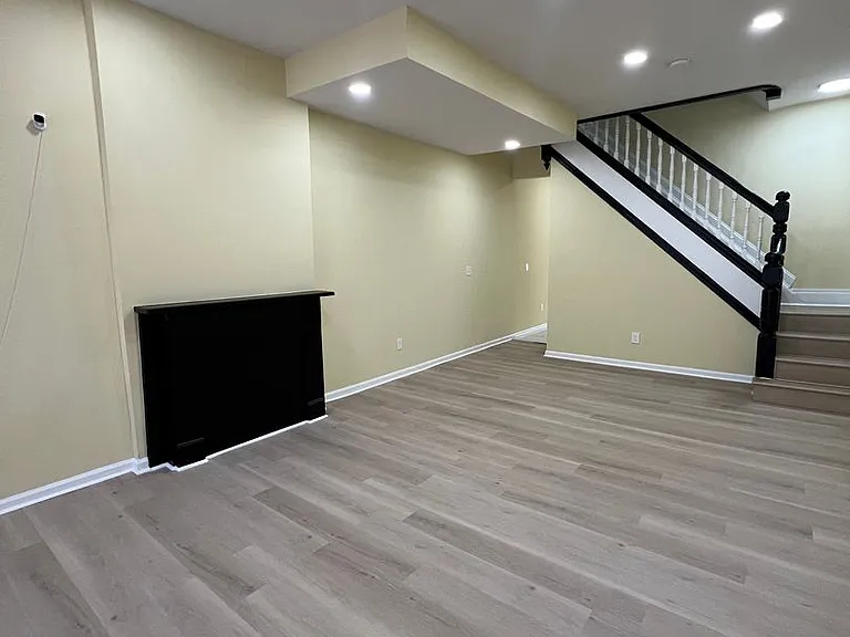 1725 Druid Hill Ave — Photo 3
