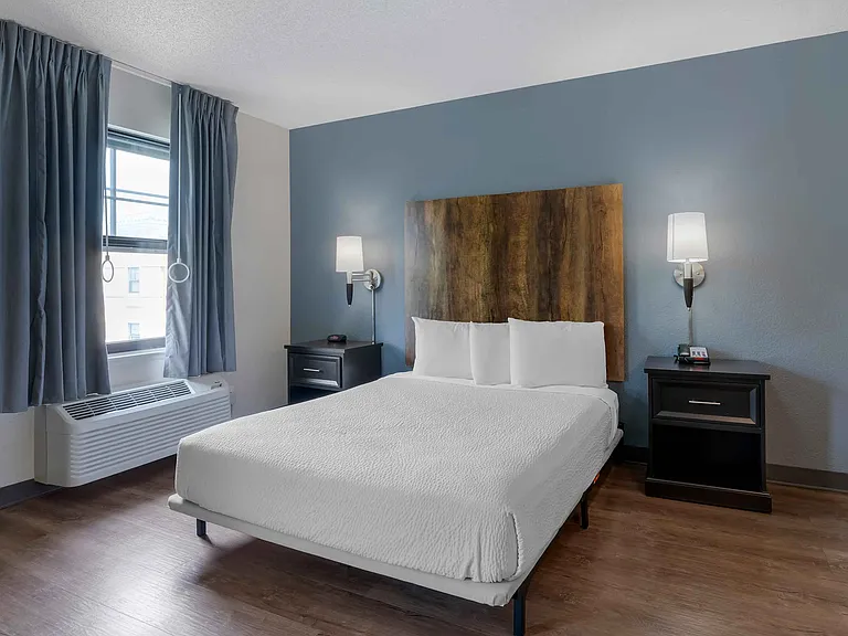 Studio Suite - 1 Queen Bed