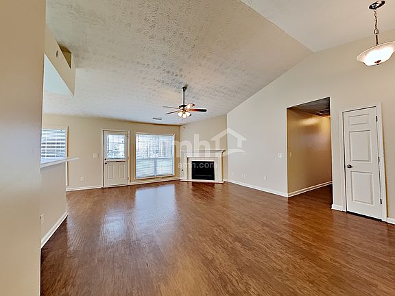 3rd image of 166 Crestworth Xing